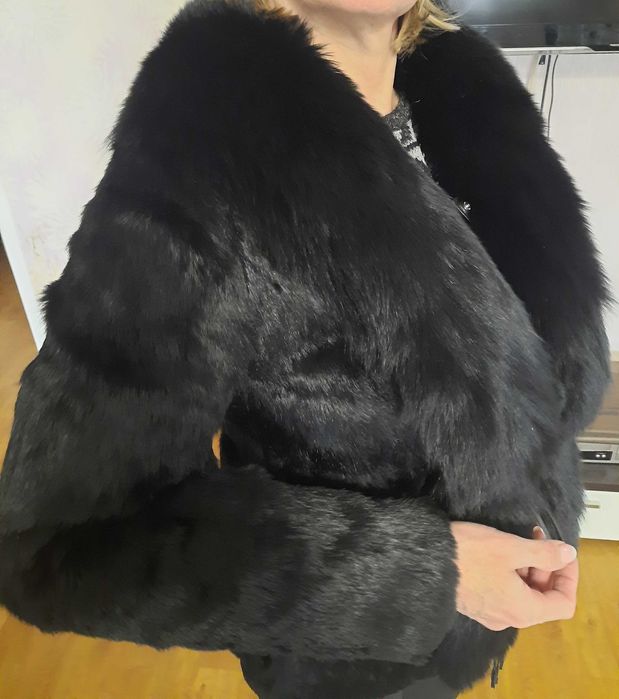 Полушубок черный срочно продам!