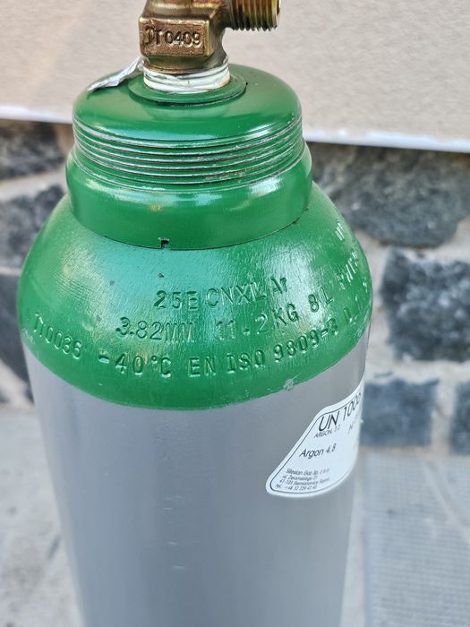 Празна бутилка от аргон . 8L или 11.2кг..