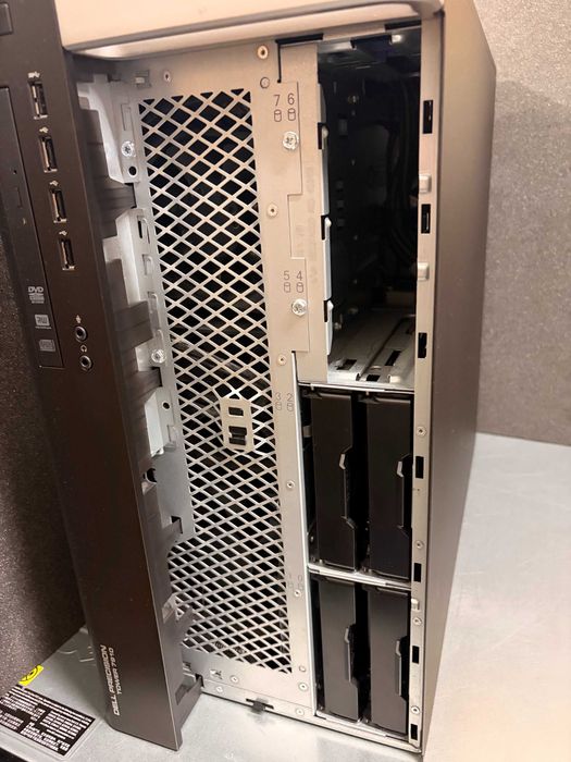 Dell Precision T7910 – 2x Xeon E5-2699 v3, 32GB DDR4, 2x AMD Radeon Pro WX 8200 8GB, работна станция