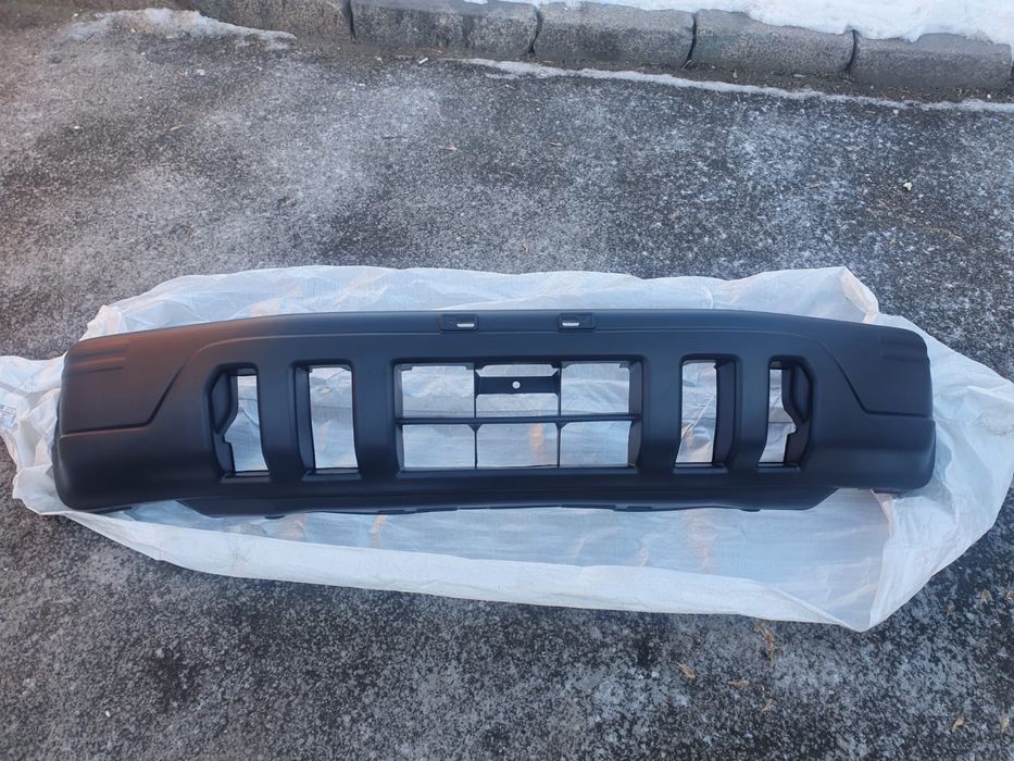 Передний бампер на HONDA CR-V
