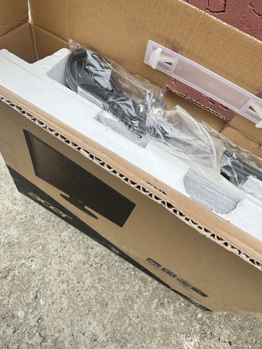 Монитор новый acer