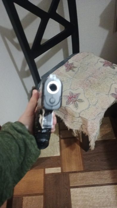 Продаю пистолет (игрушечный) с монстром