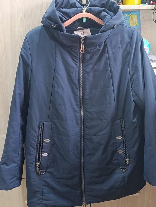 Продам женские куртки