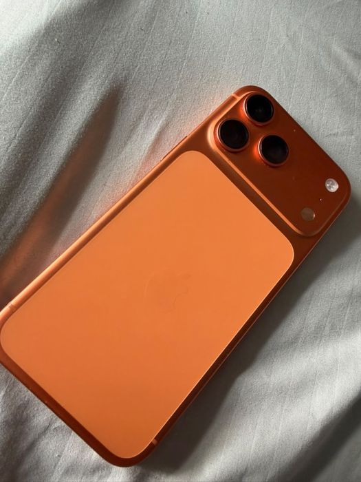 Продам Iphone 17 pro max
