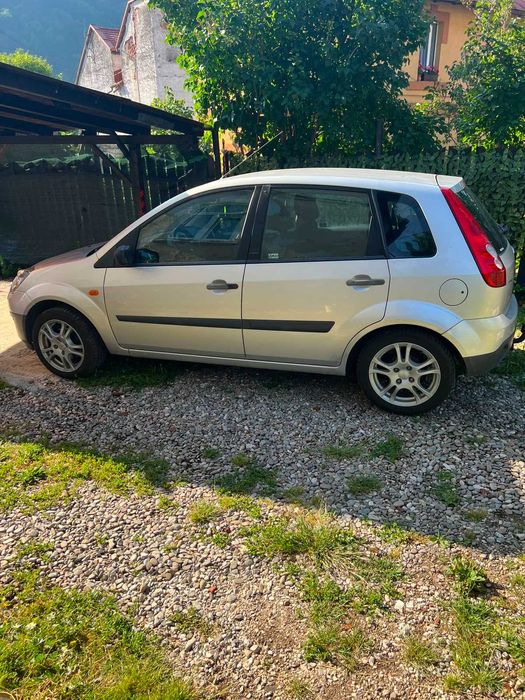 FORD Fiesta 2005 — imagine 2