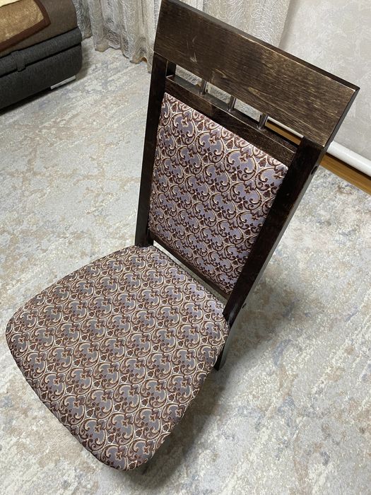 Натуральные деревянные стулья