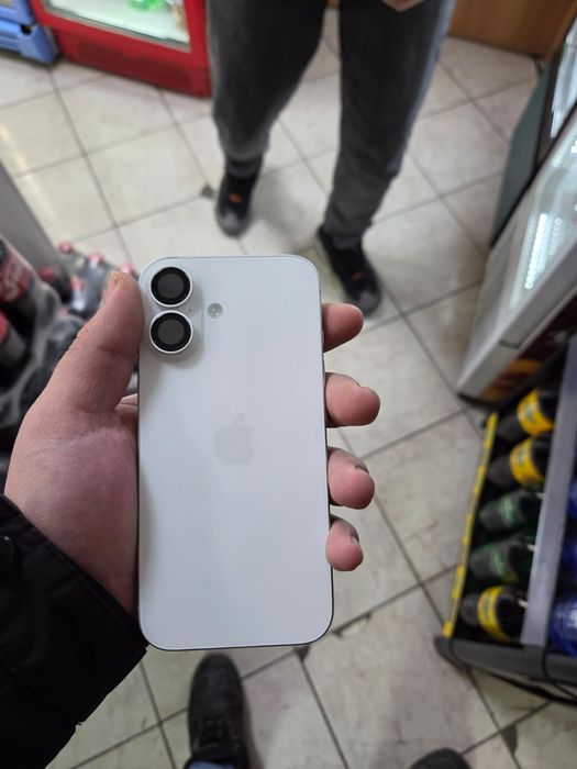 Iphone 16 белый полный комплект