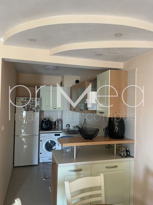 Дава се под наем Двустаен апартамент в Бургас, Център - 75 кв.м за 448.8 € - Снимка #2