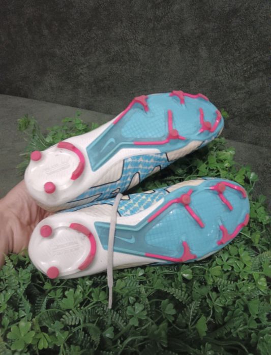 Ghete fotbal marimea 38.5