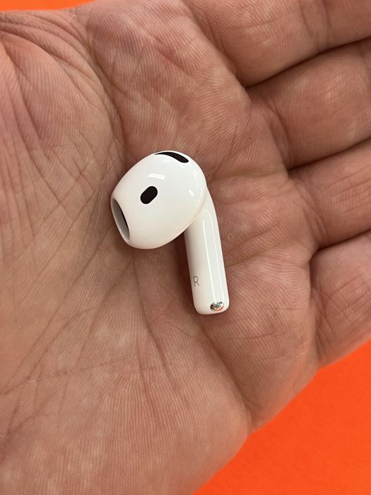 Правое ухо Airpods 4 оригинал