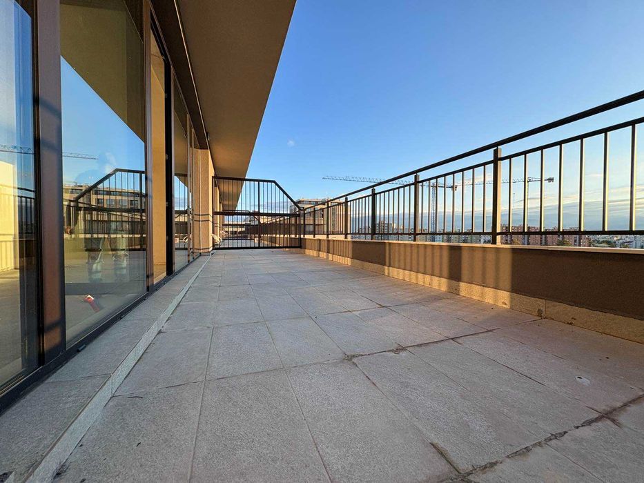 С АКТ 16! Тристаен с ПАНОРАМНА гледка - кв. Тракия