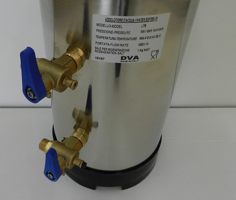 Dedurizatorul de apă cu capacitate de 8 litri 380le