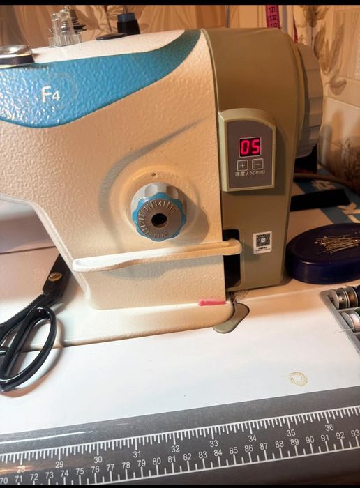 Швейная машинка Jack F4