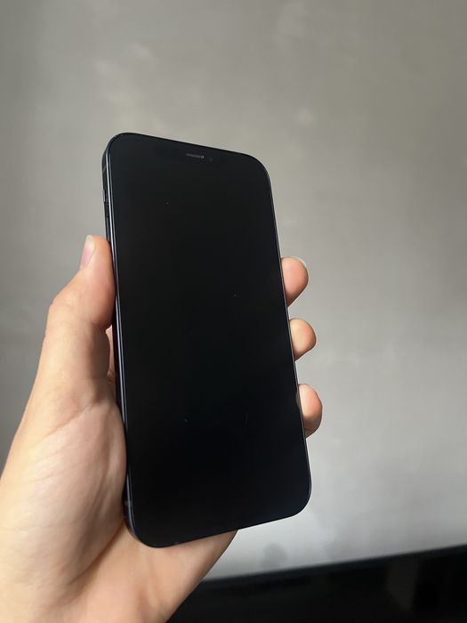 iphone 12.           .