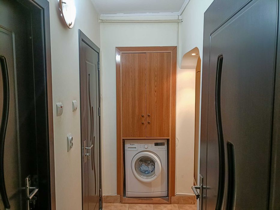 Inchiriez apartament 3 camere