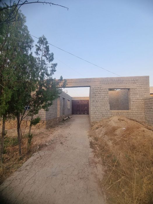 Ҳовли (қурилиши тугалланмаган)  сотилади. Ғузор тумани