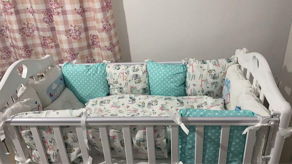 Детская кровать с маятником