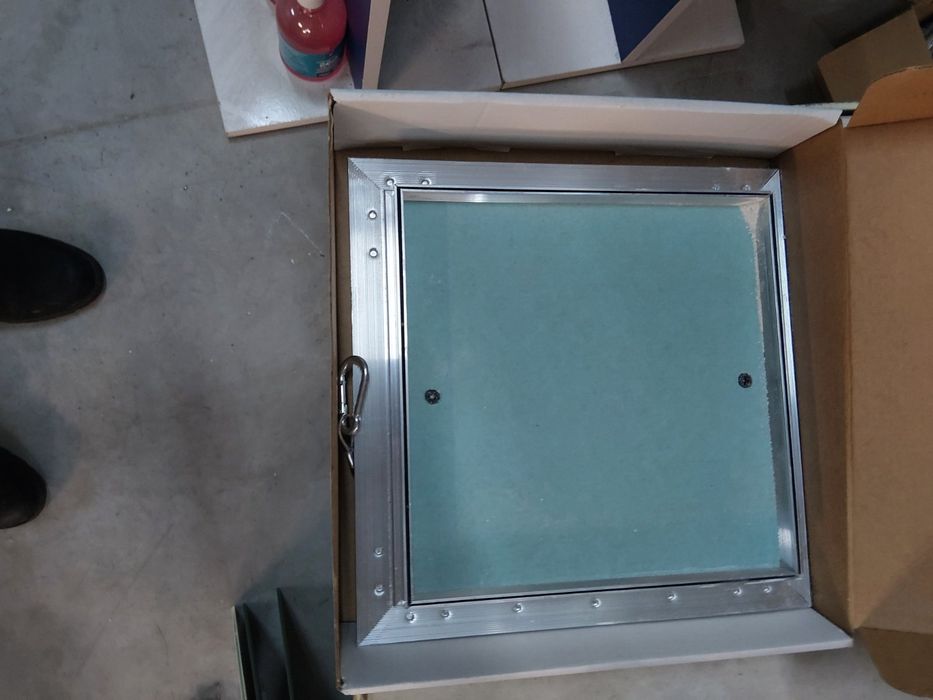 Ревизионна клапа за вграден монтаж