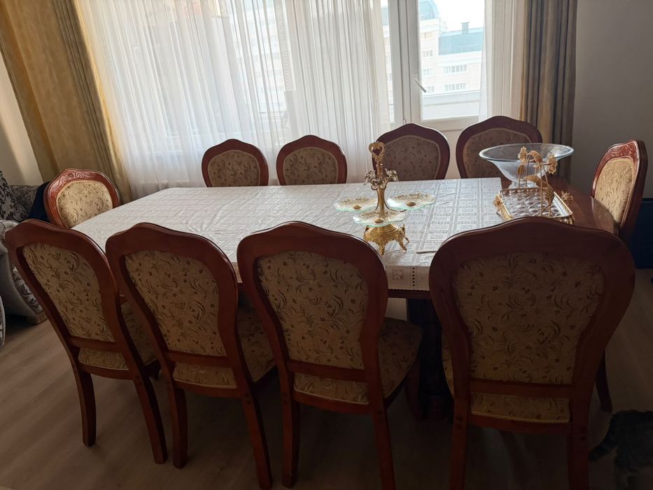 Продам стол и стулья