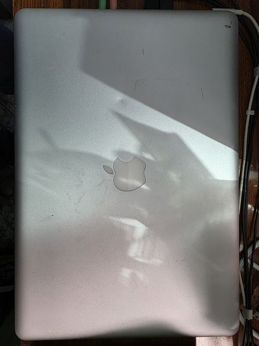Vand/Schimb MacBook Pro Early 2011