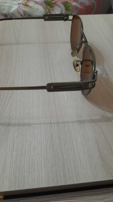 Очки солнцезащитные