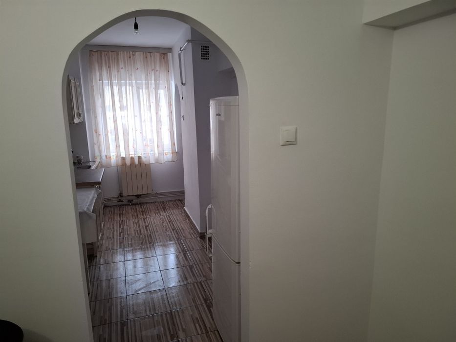 Închiriez  apartament