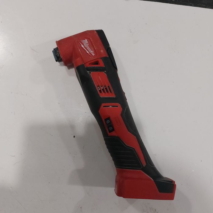 Акумулаторен Мултитул Милуоки 18 волта Milwaukee M18 BMT