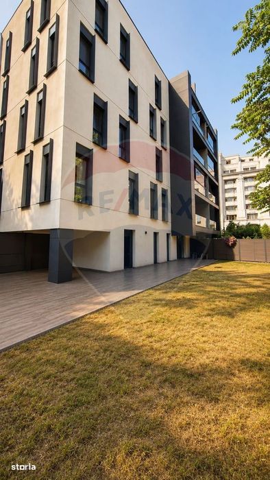 Apartament cu 4 camere de închiriat- Piata Constitutiei