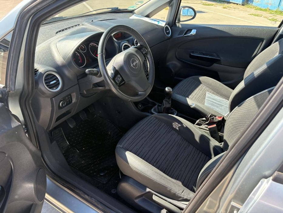 Vând Opel Corsa D