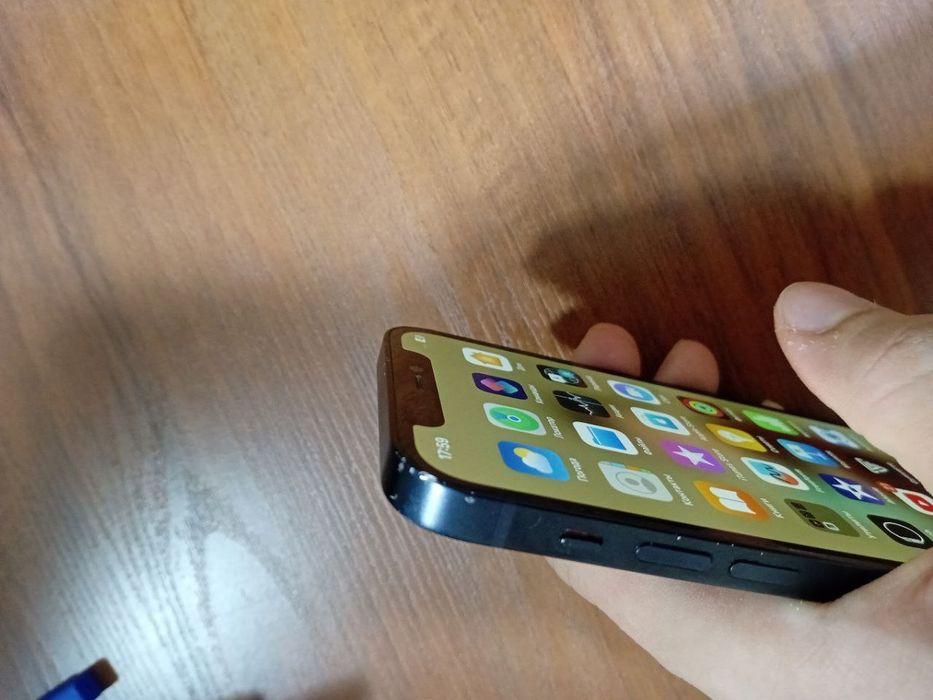 IPhone 12 Ёмкость 76%Память 128 гб