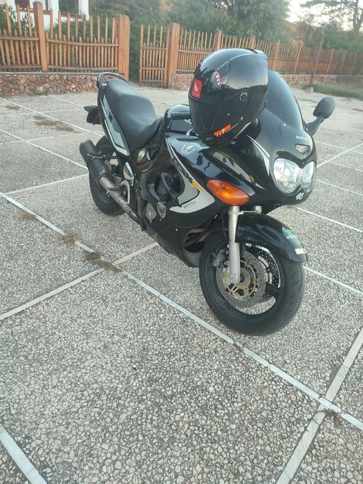 Vând Suzuki gsxf 600