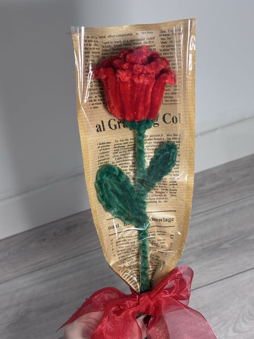 Flori si aranjamente din sârmă plușată