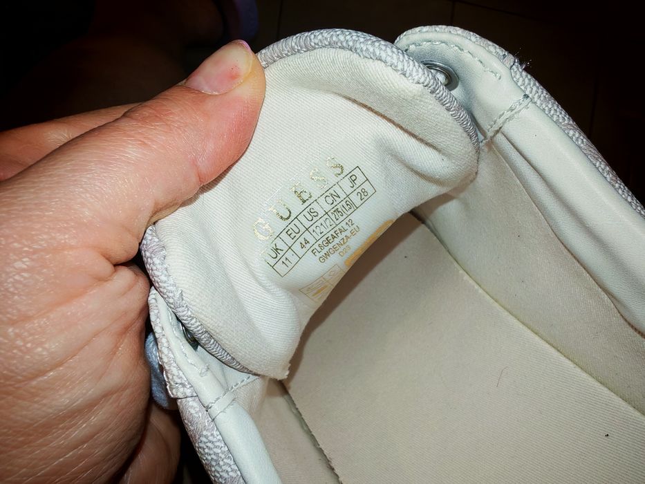 Adidasi Guess m 44