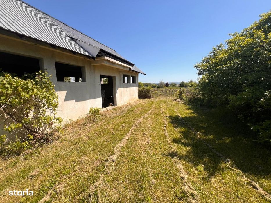 Casă S+P+1 cu terase mari și teren2700 mp – Orlești