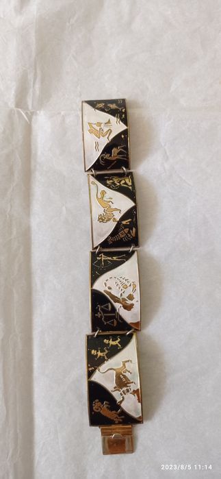 Гривна със зодиакални знаци