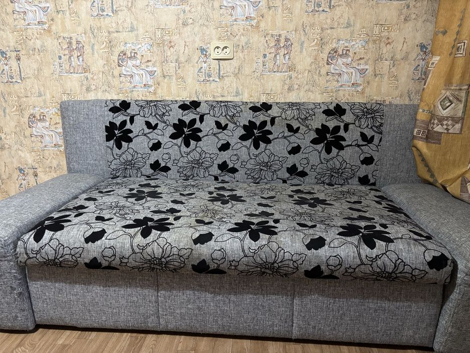 Продается диван-книжка.