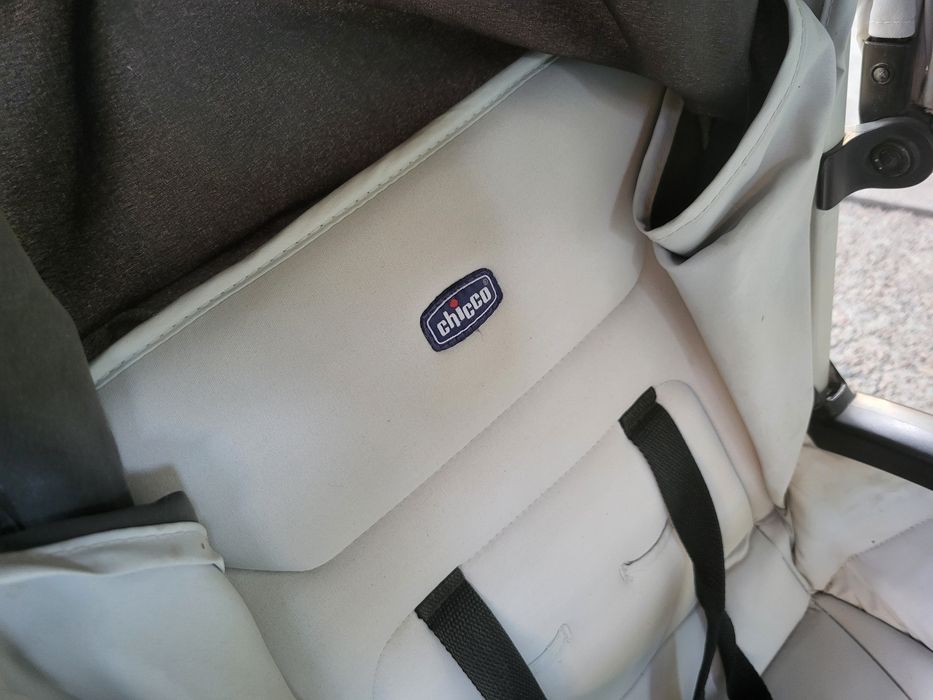 Продам детскую коляску Chicco