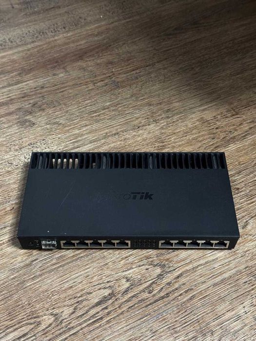 Маршрутизатор Mikrotik RB4011iGS+RM
