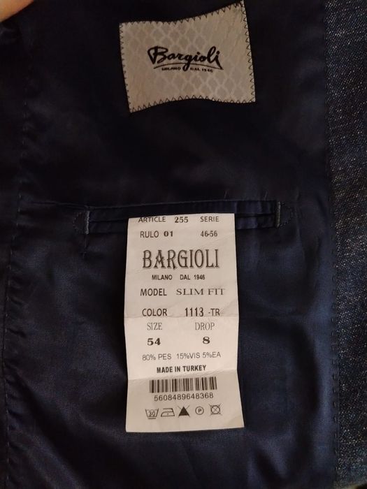 Продам отличный костюм