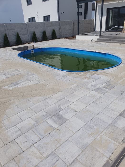 Montam pavaj,borduri,terasament