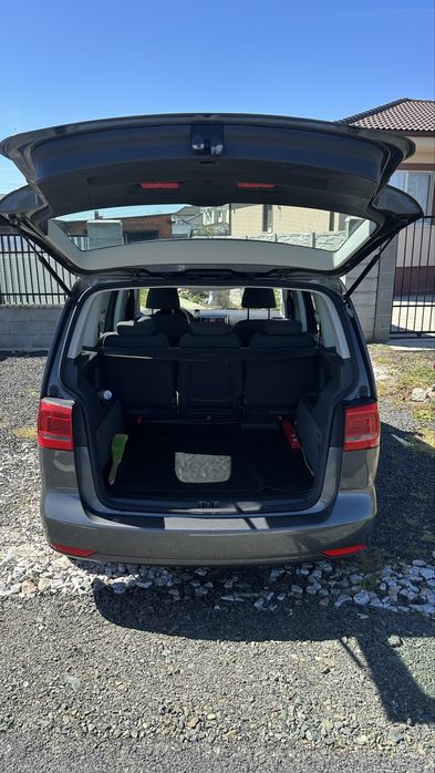 VW Touran, 2012, 1.6 TDI, Manual