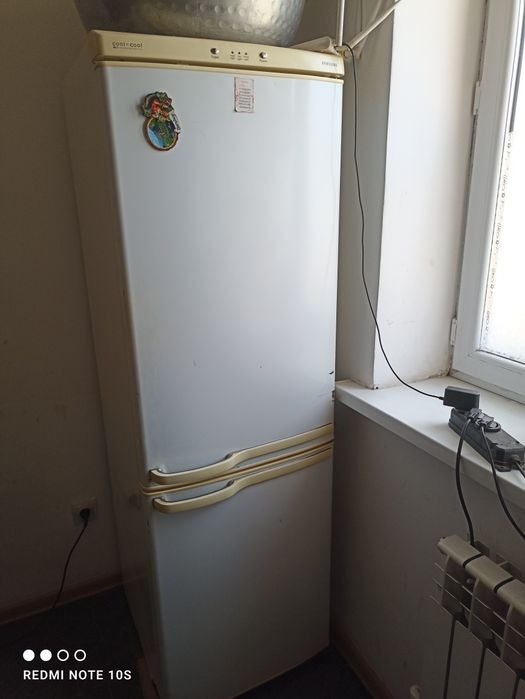 Продам холодильник