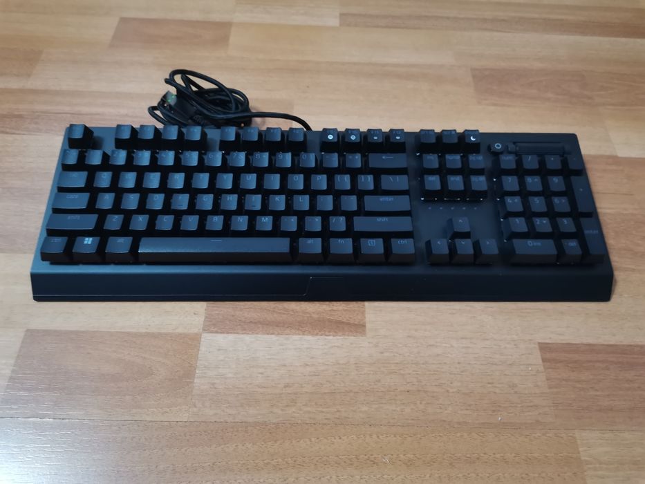 Razer BlackWidow V3 Yellow Switch - stare excelenta + accesorii