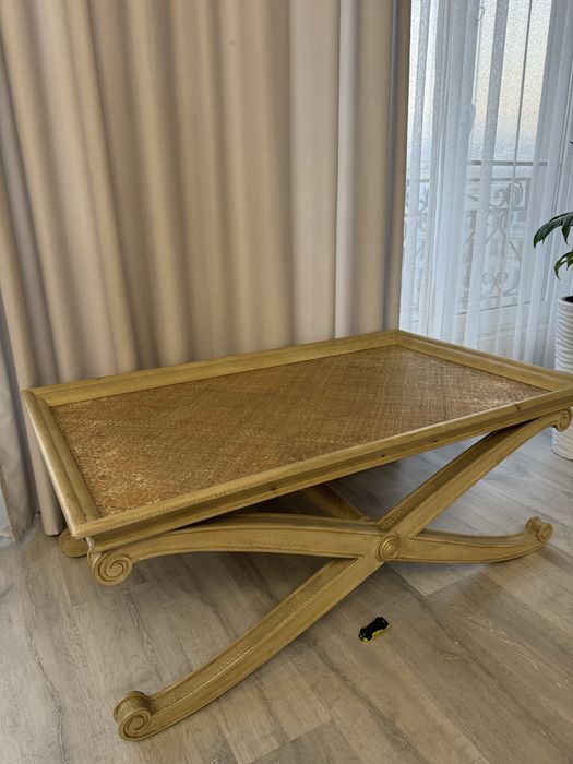 стильный журнальный стол