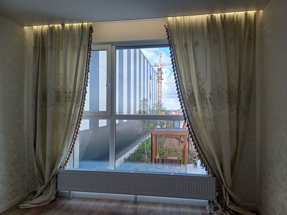Продам шторы из бархата цвета слоновой кости