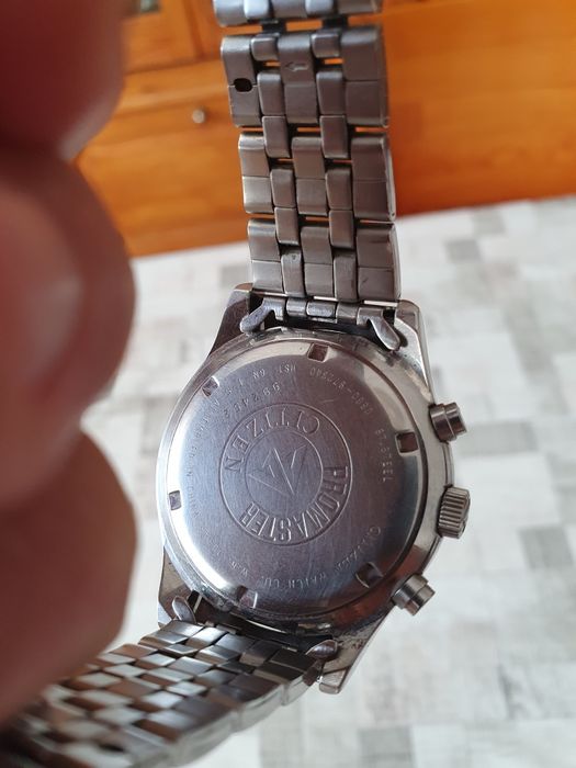 Продавам оригинални часовници работят перфектно