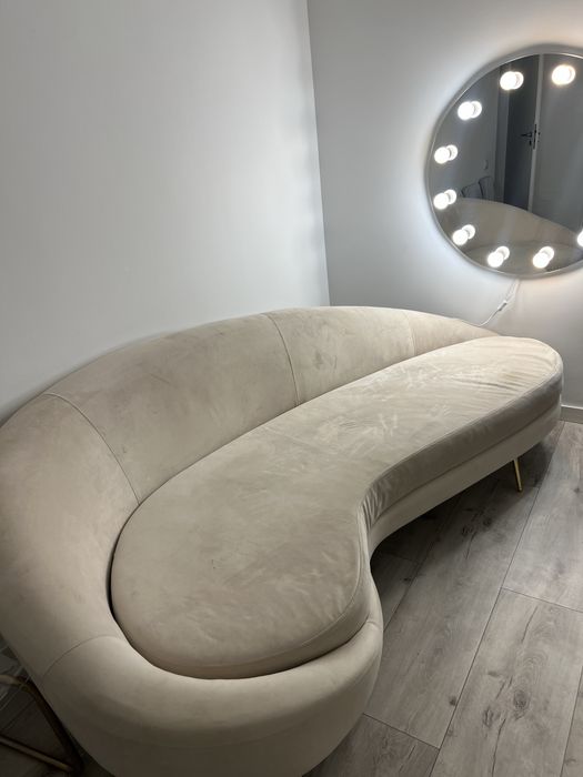 Canapea crem moderna