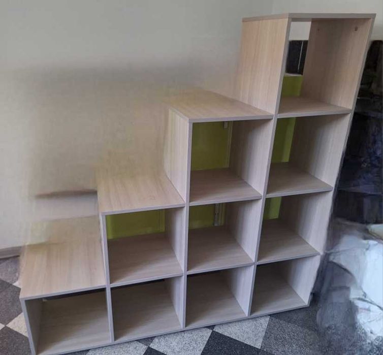 срочно продам этажерку