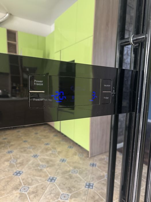 Продаетася холодильник SAMSUNG