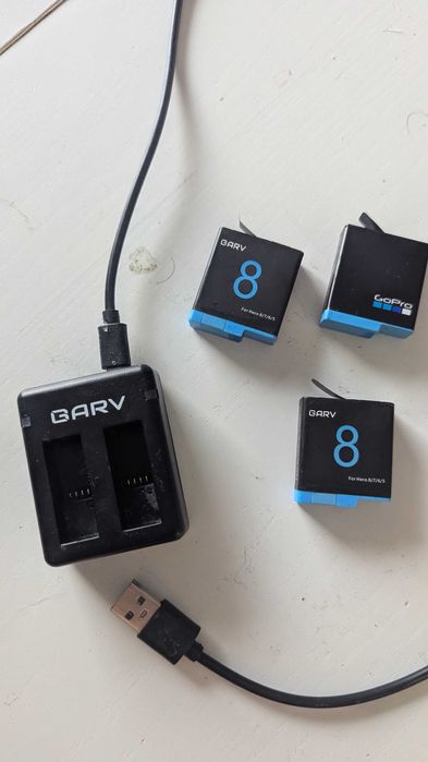 Комплект GARV зарядно устройство + 3 бр батерии за GoPro Hero 5/6/7/8